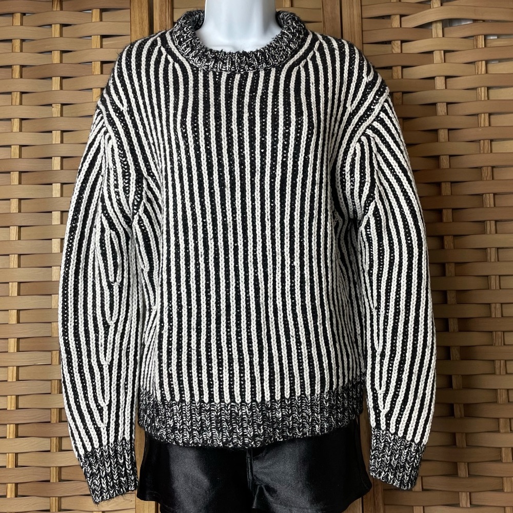 ELIZABETH AND JAMES Acrylic White Black Striped Chain Link Knit Crewneck Sweater